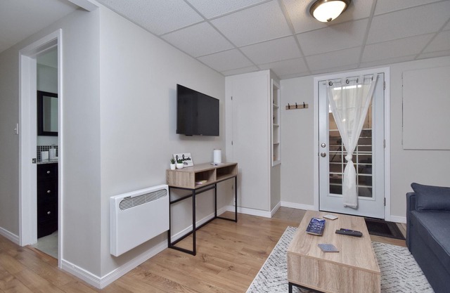Cozy separate basement appartment in a safe and quiet neighborhood
