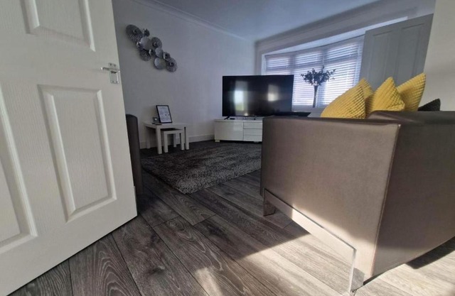 Cozy Shotts House with 2 Bedrooms