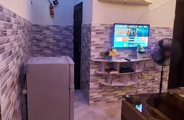 Cozy Sitting-room and Bedroom with AC in vibrant Lagos, Nigeria