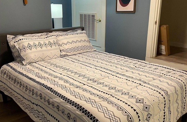 Cozy Space in Downtown Waynesboro Close to Parkway, BR Tunnel, 151