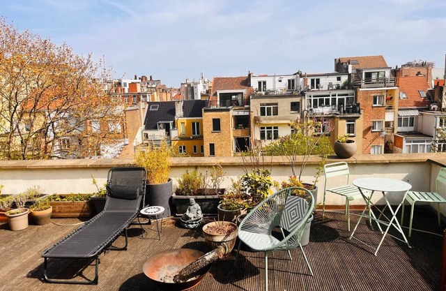 Cozy, spacious & rooftop terrace 2 bedrooms, 2 bathrooms next to Tour et Taxis