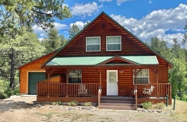 Cozy, Spacious, Cabin with Sauna. Tesla Charger. AC. Close to Hot Springs and Wolf Creek Ski Area.
