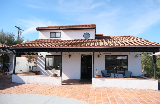 Cozy Spanish Casita w/Mountain View in Ramona
