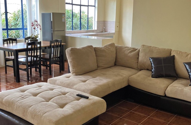 Cozy stay heart of the island accessible to public transport and attractions