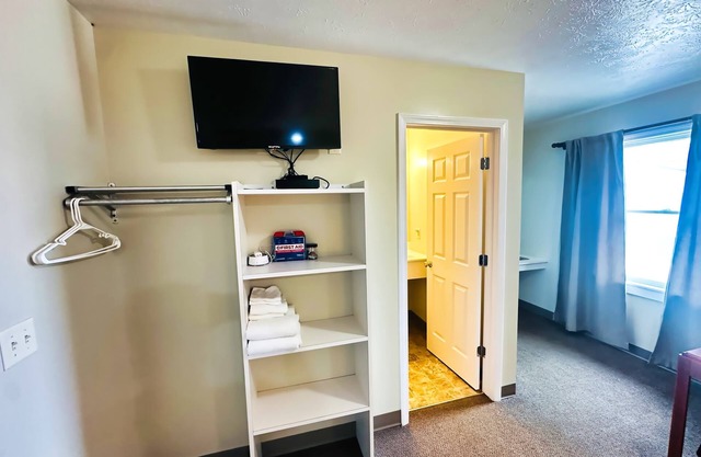 Cozy Stay in Lake City- 2 Double Beds suite