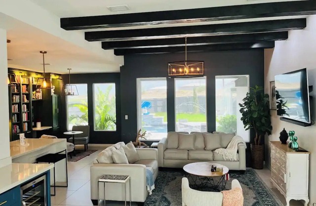 Cozy stay in Mission - With Pool & Patio