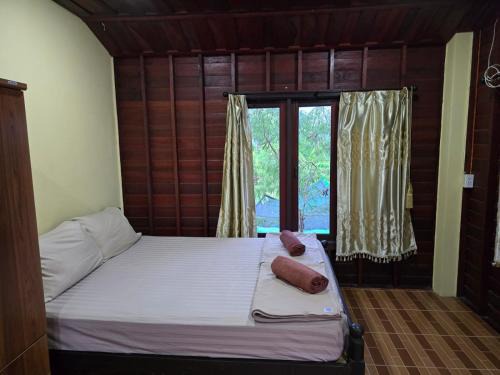 Cozy Stay Near Pier, Food & Fun