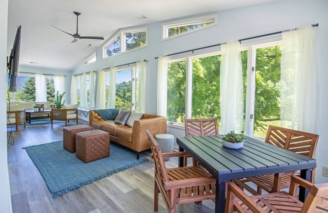 Cozy stay with hot tub, mountain views & kid cave.