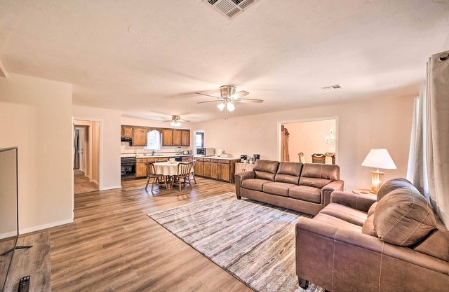 Cozy Stigler Escape, Walk to Lake Eufaula!
