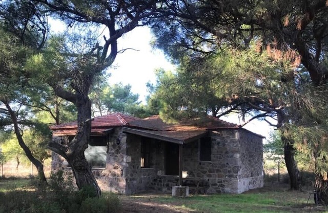 Cozy stone cottage for the nature lover