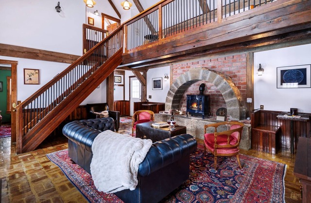 Hector Carriage House
