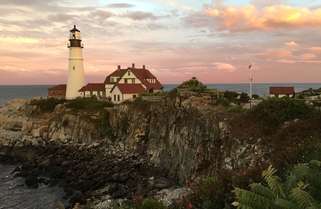 Cozy Studio Apartment within walking distance to Willard Beach