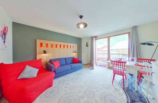 Cozy Studio Apartment with Balcony, Pool, Jacuzzi, and Fitness Access - Near Les Saisies Center