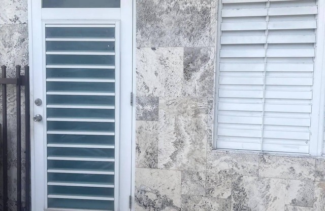 Cozy Studio Apartment in Baldrich! 15 min drive to the beach and Old SJ!