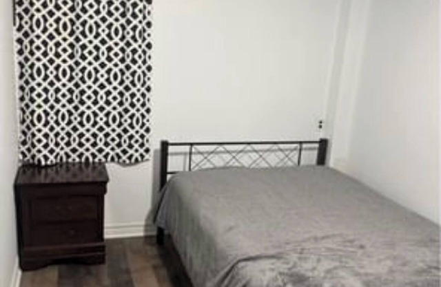 Cozy studio, close to shopping malls and bus stops