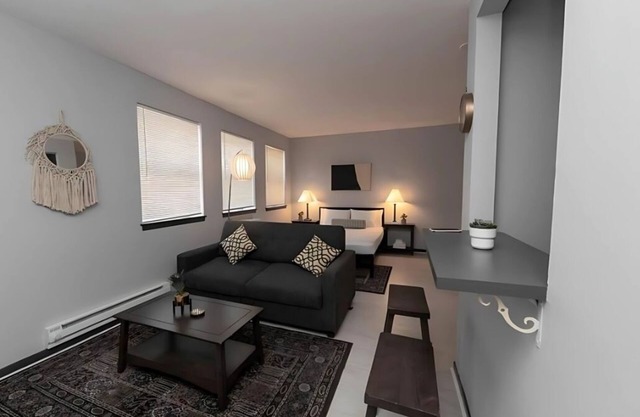 Cozy Studio Getaway Walk to Dining and Shops + Laundry