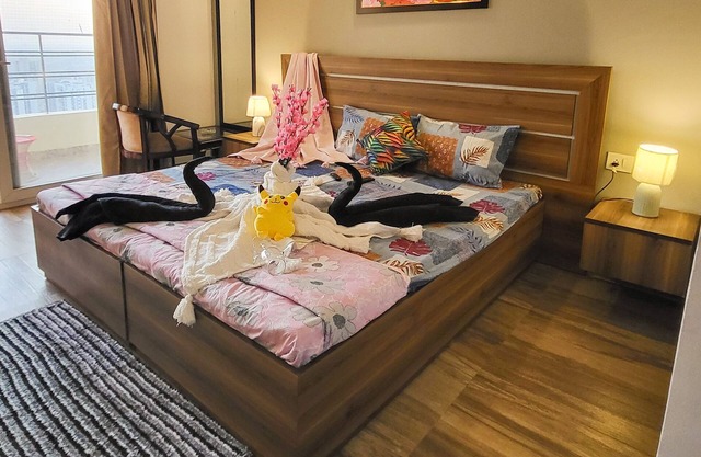 Cozy Studio in Amazing Greater Noida with AC, Wi-Fi