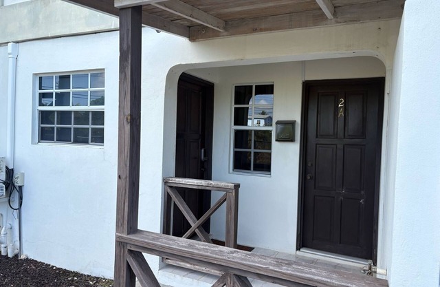 Cozy studio in amazing Saint John's with WIFI, AC, short walk to the beach.