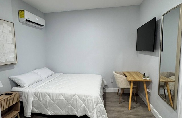 Cozy studio in charming Riverview