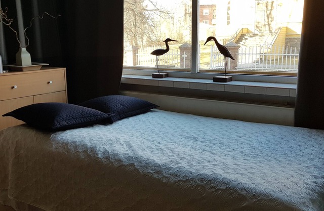 Acogedor estudio frente a la iglesia.