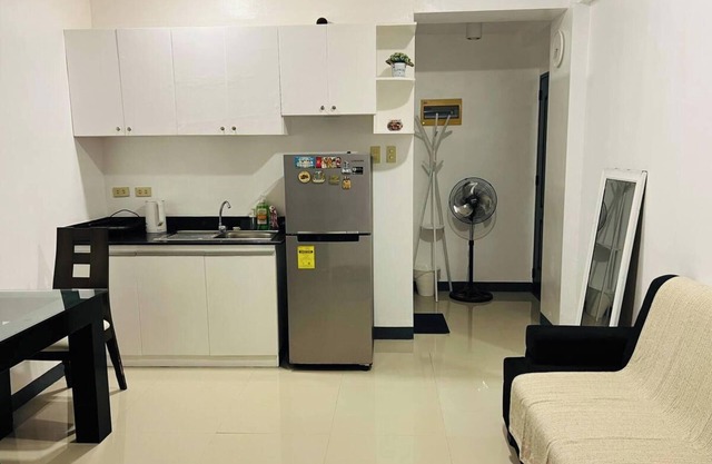 Cozy Studio in Parañaque - Perfect for Transients and Long-stayers Alike
