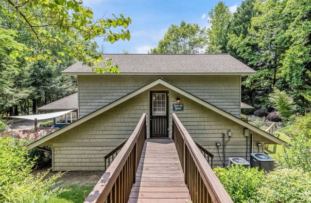 Cozy studio in peaceful Lake Lanier with WiFi, AC
