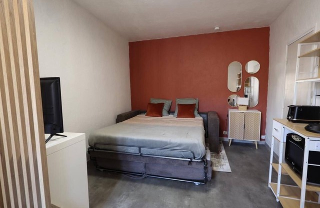 Cozy studio in the heart of the village