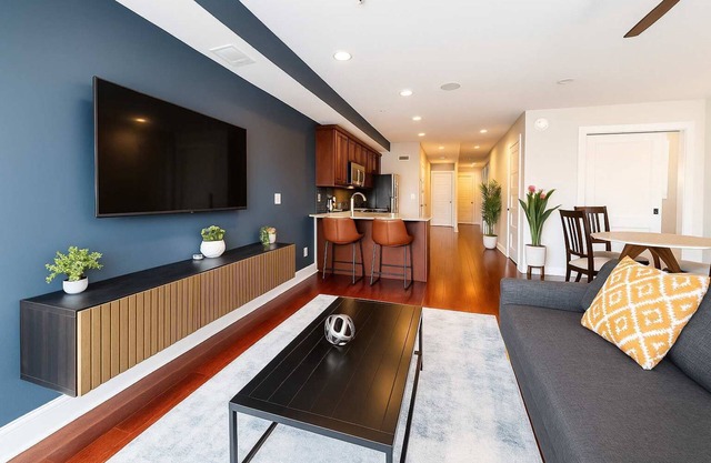 Cozy Studio | Old City | 2Bed |Independence Hall