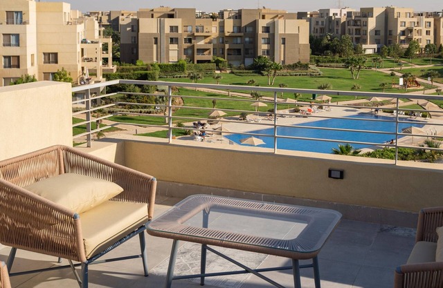 Cozy studio with Pool View, WiFi and AC in serene Palm Parks