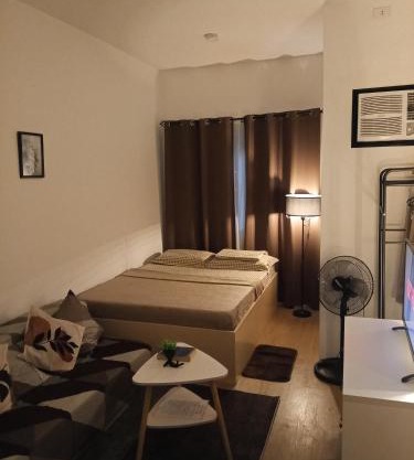 Cozy studio with pool 20 min from airport