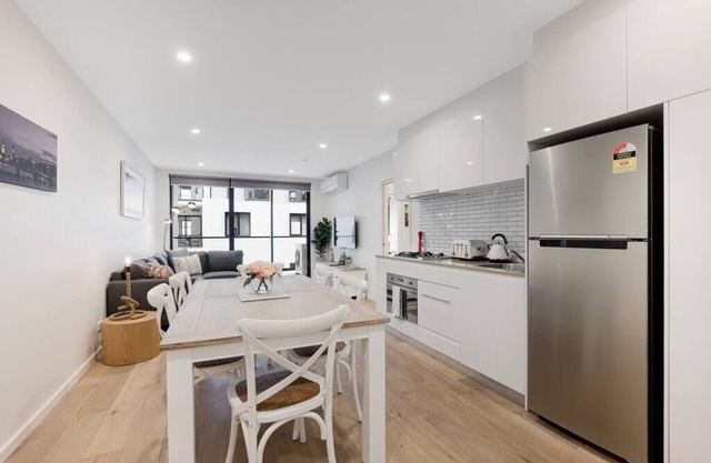 Cozy & Stylish 2 Bedroom in Richmond