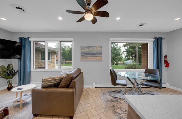 Cozy Suite #2 - Seacliff Beach Suites
