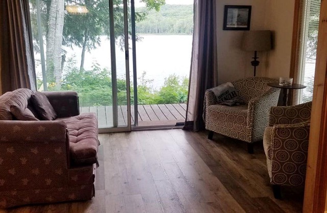 Cozy Sunset Cabin located lakeside in family friendly campground