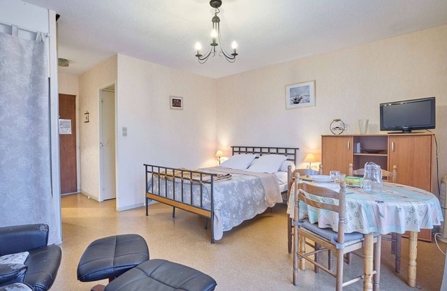 Cozy T1 bis apartment with balcony and parking, perfect for 2 guests