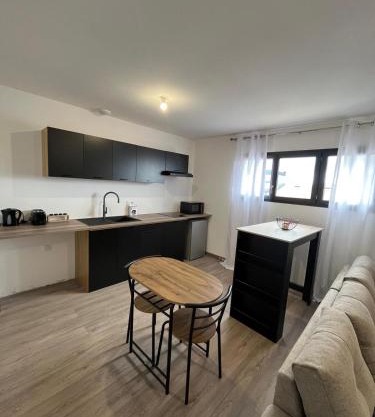 Cozy T2 chaleureux neuf appartement 15 Min proche de la mer