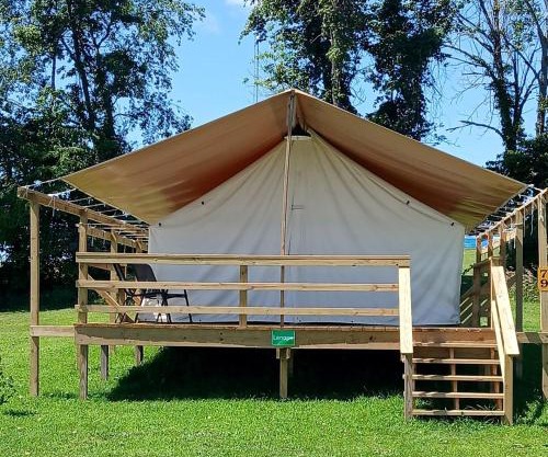 Cozy Tented Cabin with Fire Pit and Barbecue in Logan, Ohio