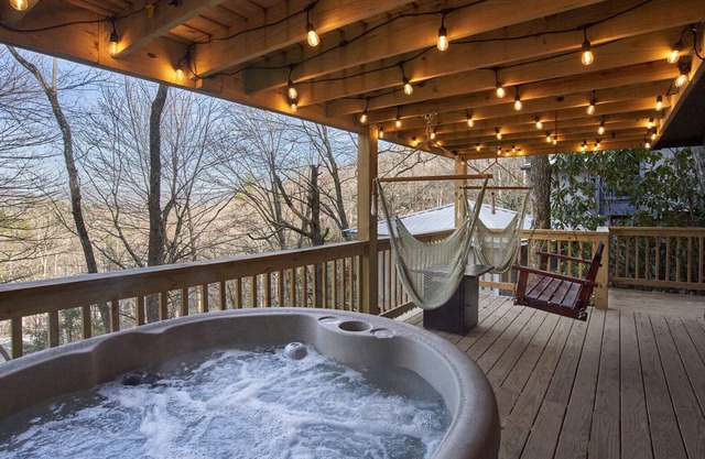 Cozy Tiny Cabin w/Hot Tub & Pool -- Close to Winery, Skiing, and Hiking!