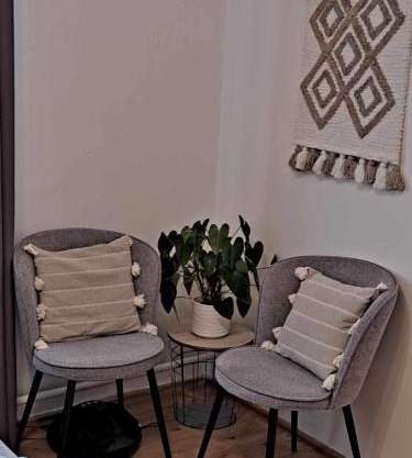 Cozy Town Center Retreat