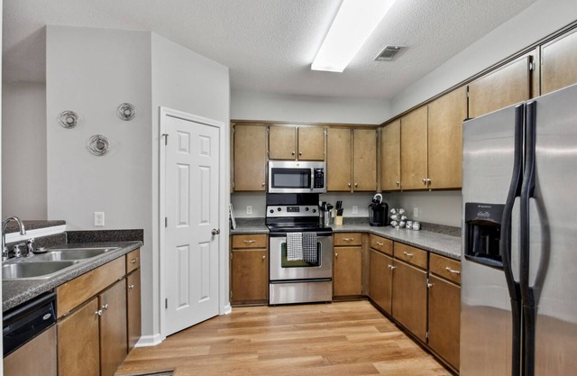 Cozy Townhome 2Bed/2.5Bath