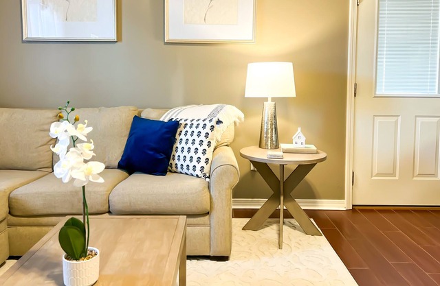 Cozy Townhome in Springfield