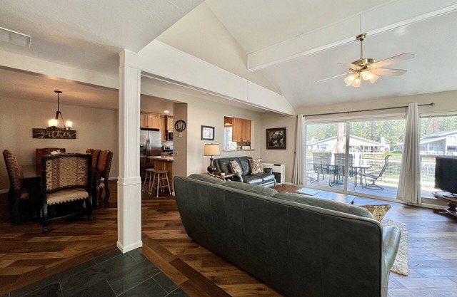 Cozy Townhome on Plumas Pines