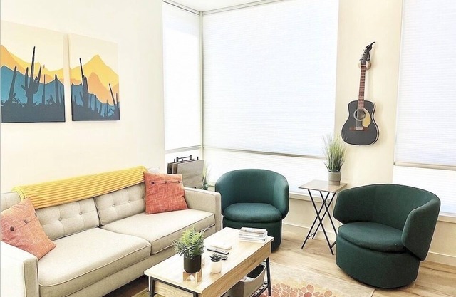 Cozy Townhome Steps from Green Lake Park