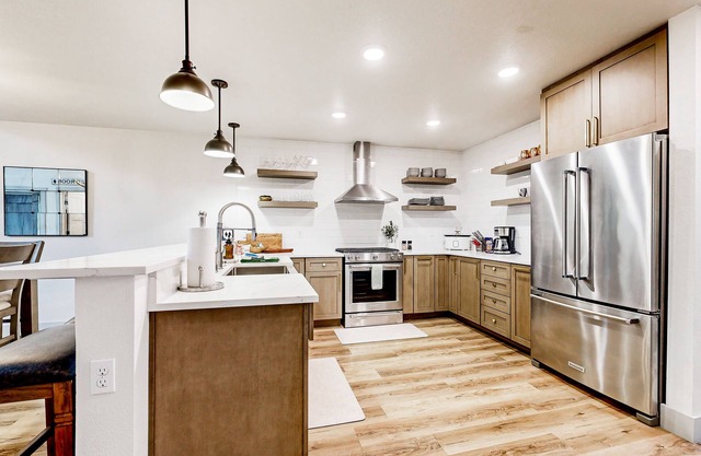 Cozy townhouse, perfect retreat for exploring the Last Frontier, near skiing