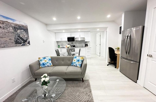 Cozy Two Bedroom Aircon Suite in Airdrie