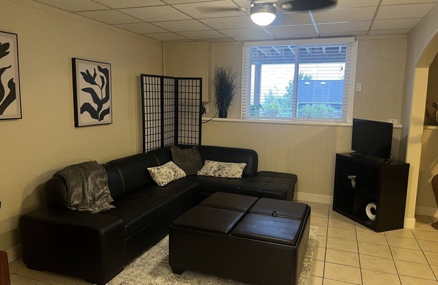 Cozy Two Bedroom Suite in Peachland