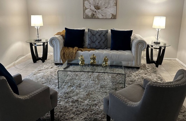Cozy two bedrooms apt