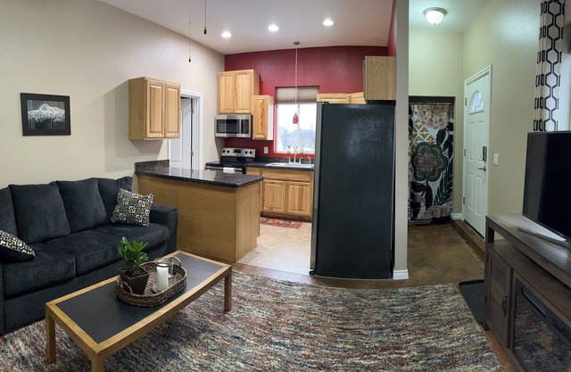 Cozy up to the fireplace close to town with faraway feel