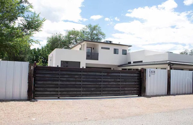 Cozy Upscale Casita