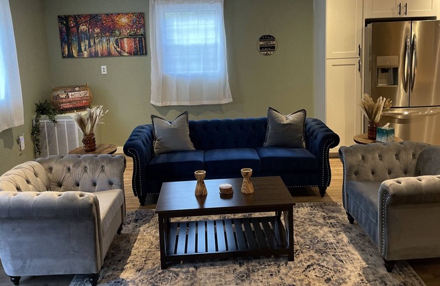 Cozy Upstairs Home