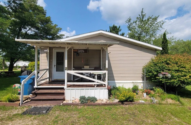 cozy vacation home with fantastic Lake access!